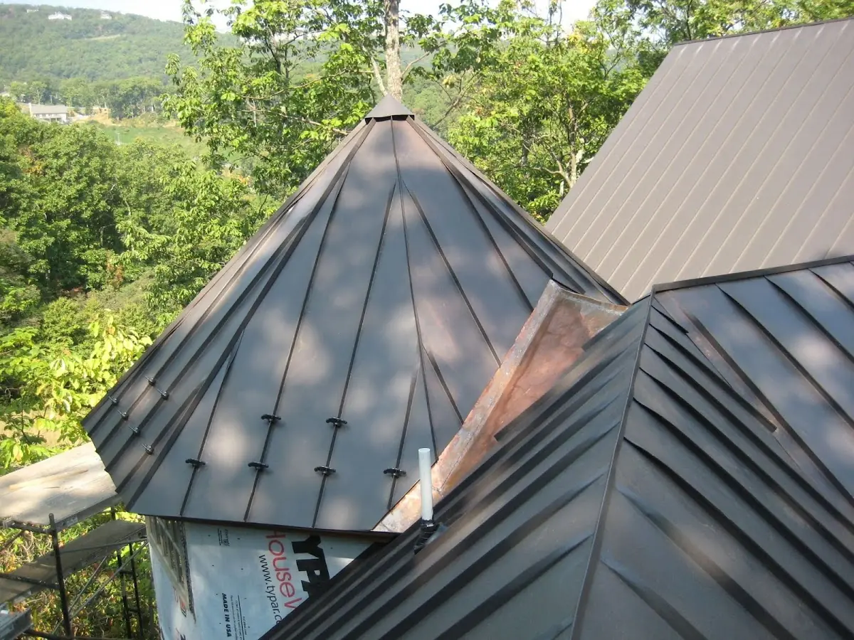 Professional Gutter Cleaning by Craftsman Roofing in Tollhouse